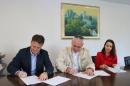 Izgradnja i rekonstrukcija novih putnih pravaca u Gradačcu Izgradnja i rekonstrukcija novih putnih pravaca u Gradačcu